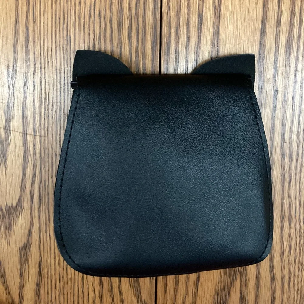 🖤BLACK🖤CATpurse stitched faux leather w/adjustable strap & snap closure✨NEW✨
